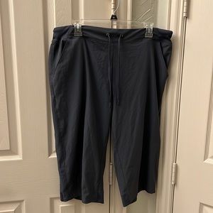 BCG Activewear Capris. Gray. Size XL Never Worn. Like New
